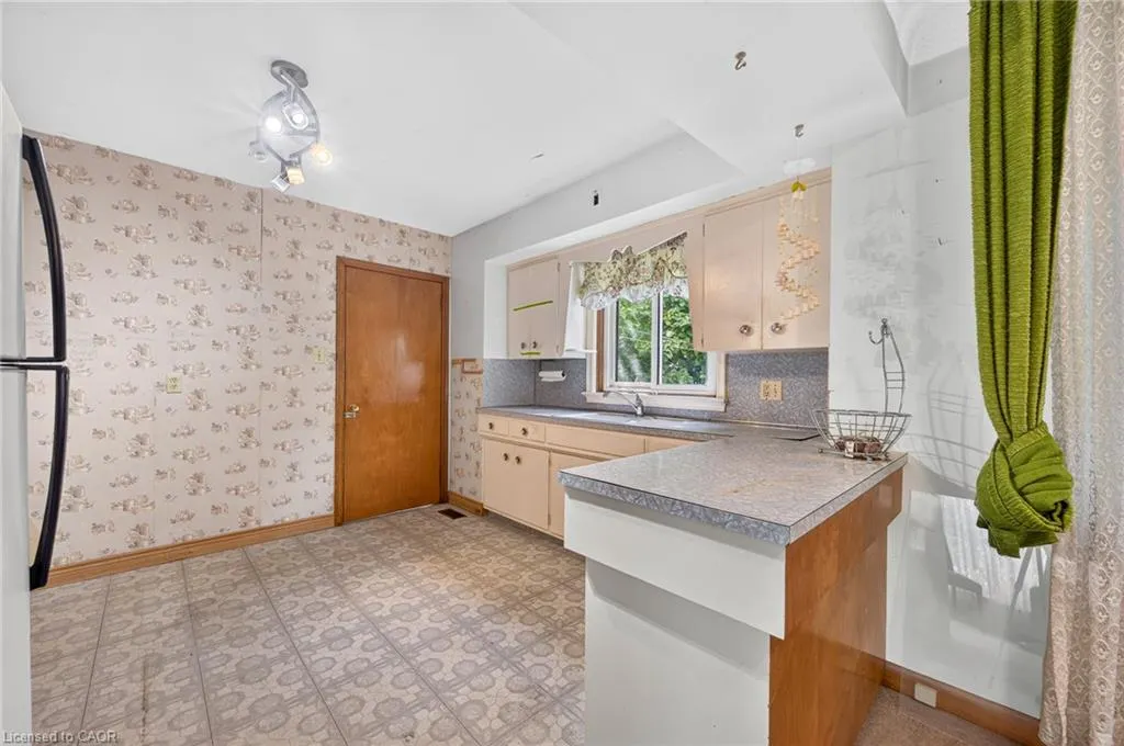 170 Mohawk Road