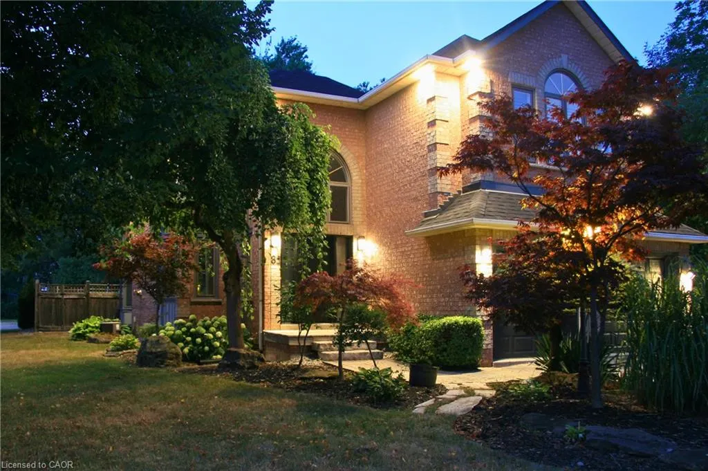 85 Waterford Crescent