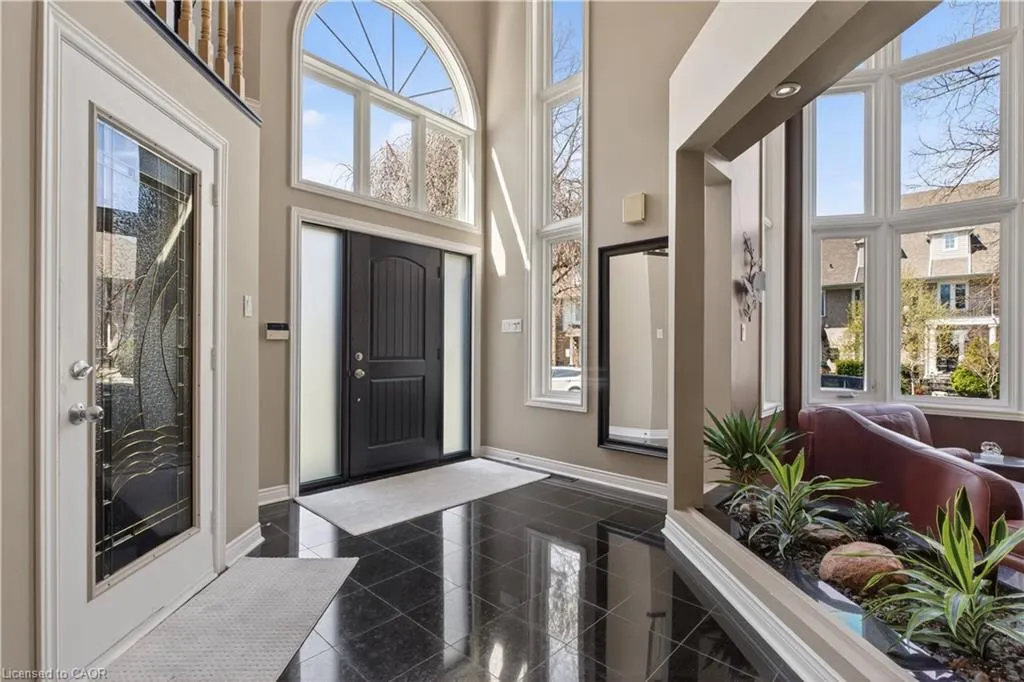 85 Waterford Crescent