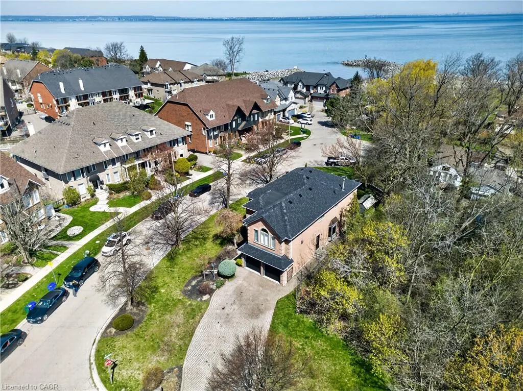 85 Waterford Crescent
