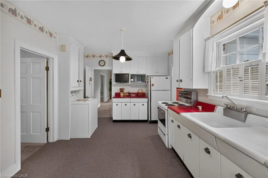 48 Garner Road W