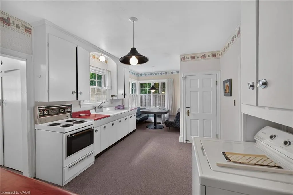 48 Garner Road W