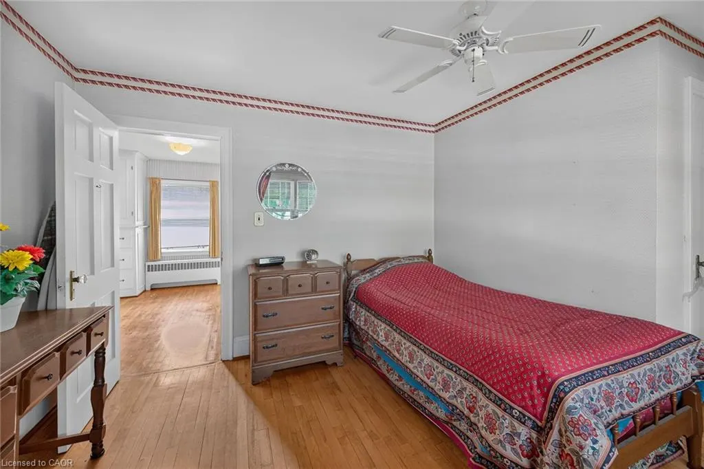 48 Garner Road W