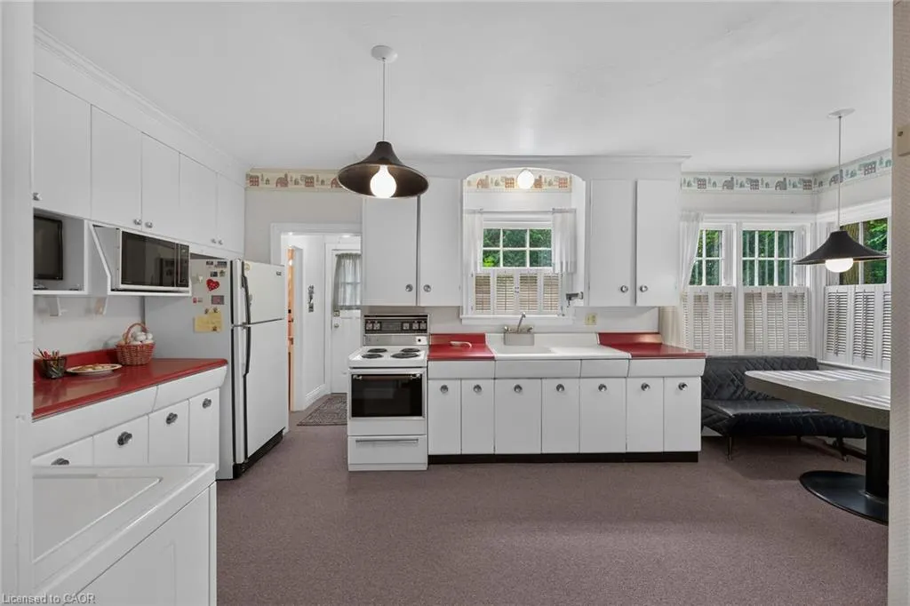 48 Garner Road W