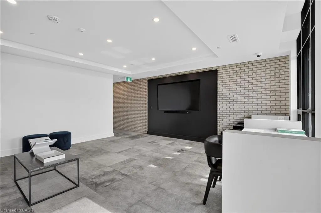 461 Green Road #205