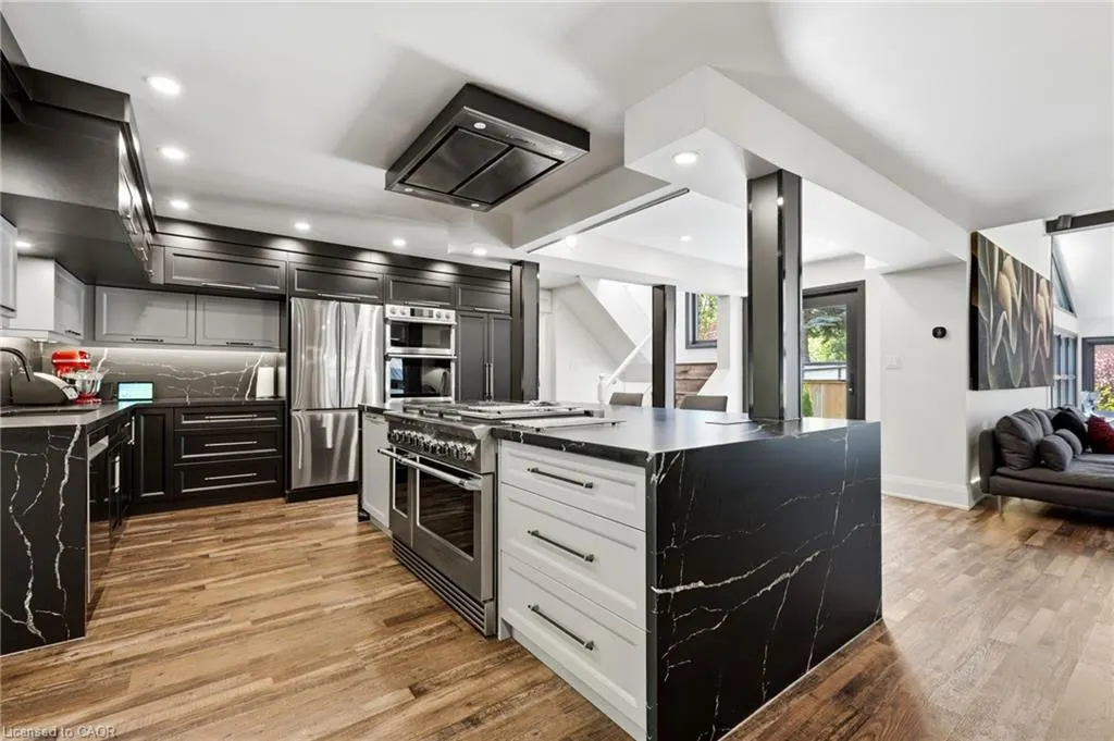 36 Lakeview Drive