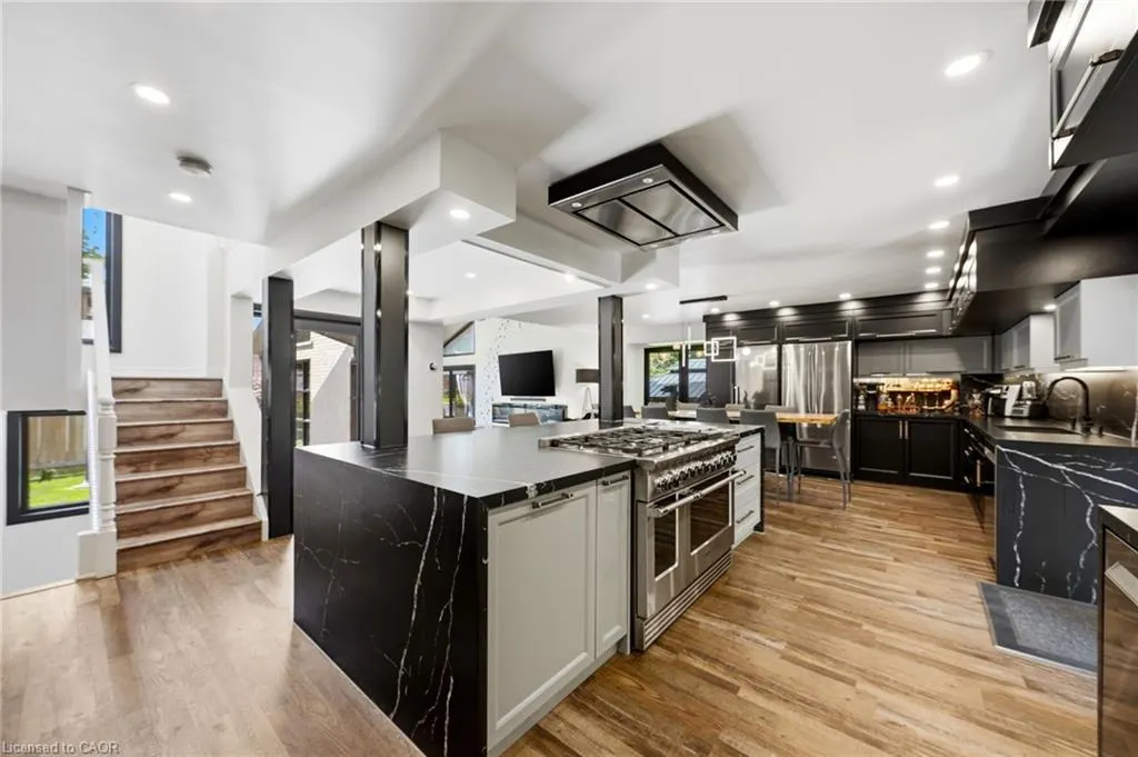36 Lakeview Drive