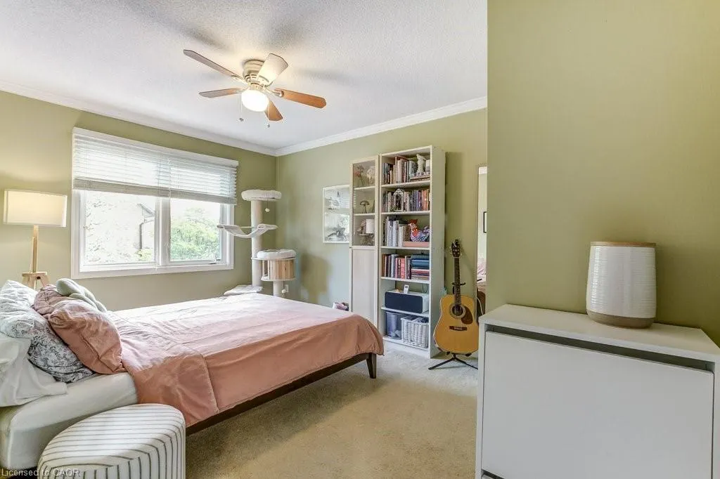 4 Edgewater Drive