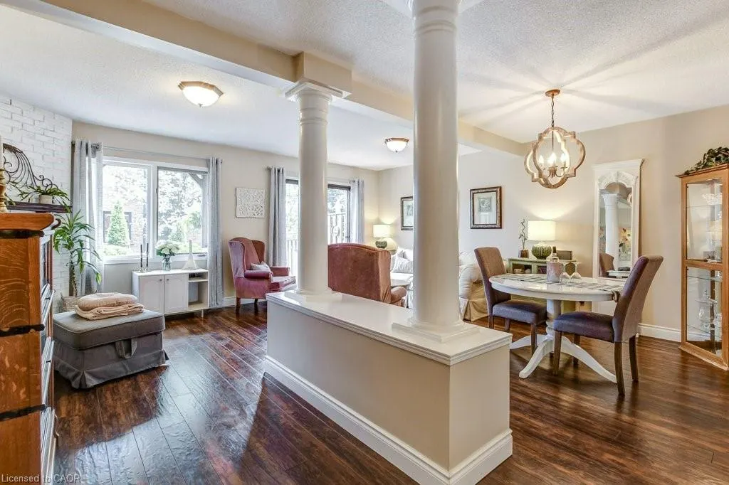4 Edgewater Drive
