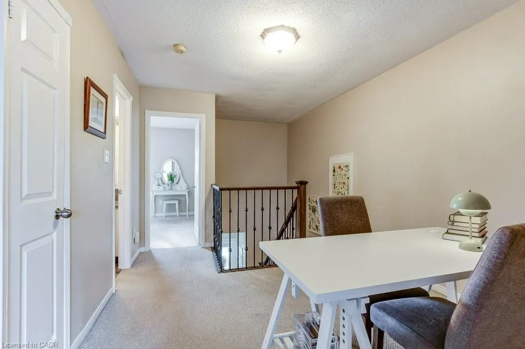 4 Edgewater Drive
