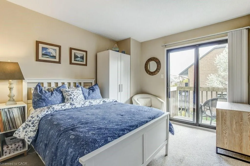4 Edgewater Drive
