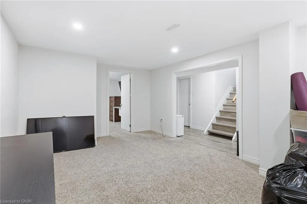 27 Blenheim Drive
