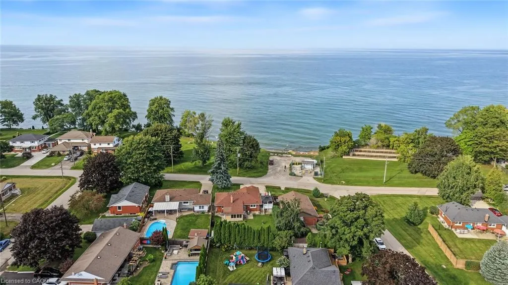 13 Lakeside Drive