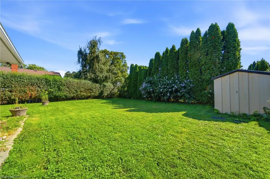 13 Lakeside Drive