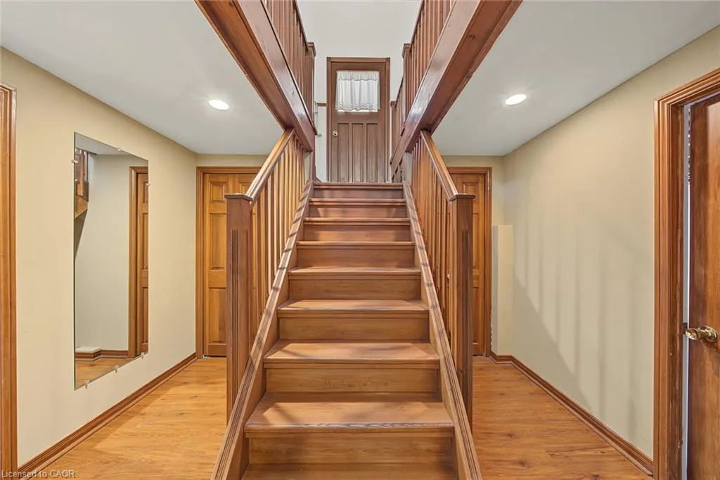13 Lakeside Drive
