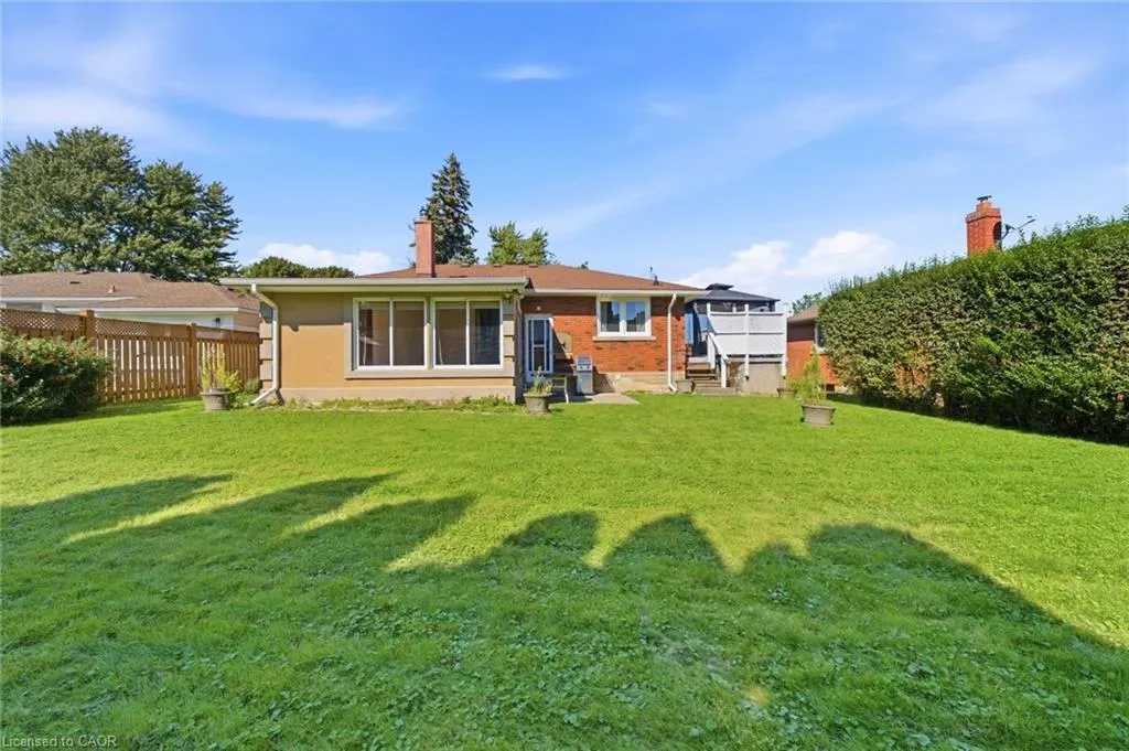 13 Lakeside Drive