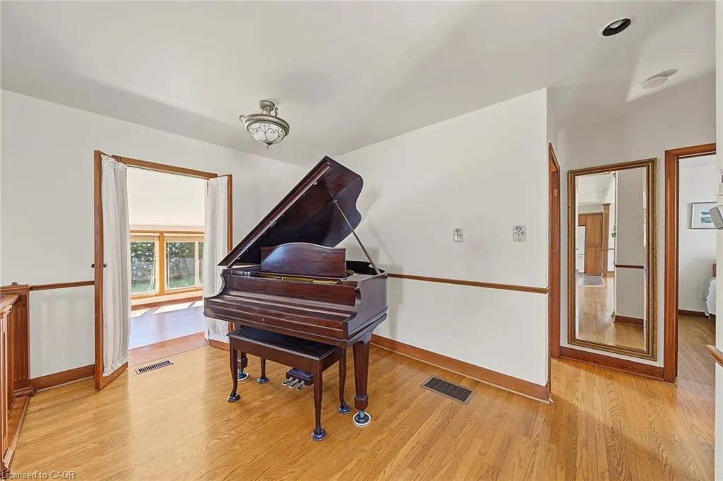 13 Lakeside Drive