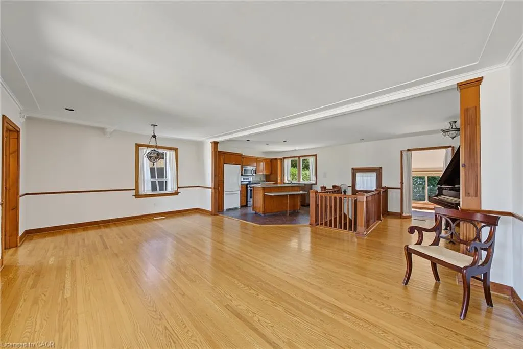13 Lakeside Drive