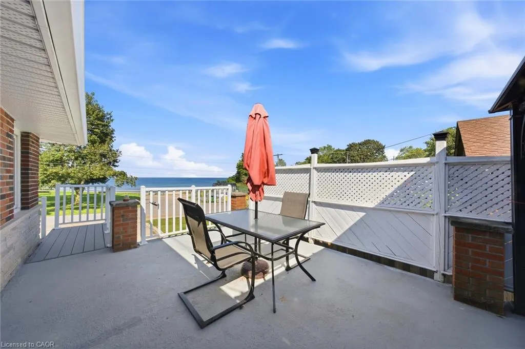13 Lakeside Drive