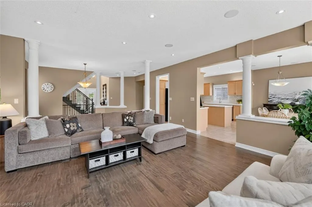 123 Moorland Crescent