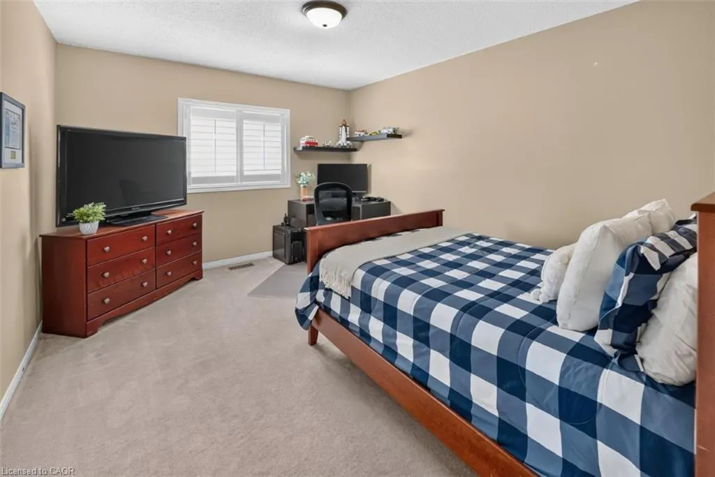 123 Moorland Crescent