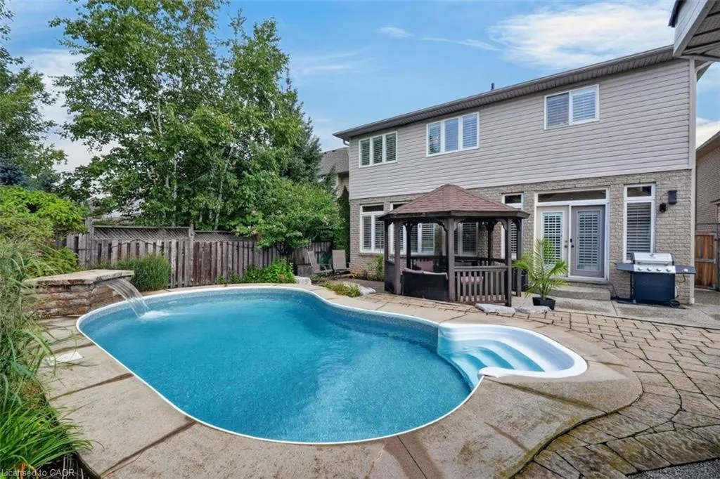 123 Moorland Crescent