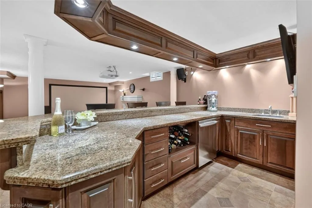 123 Moorland Crescent