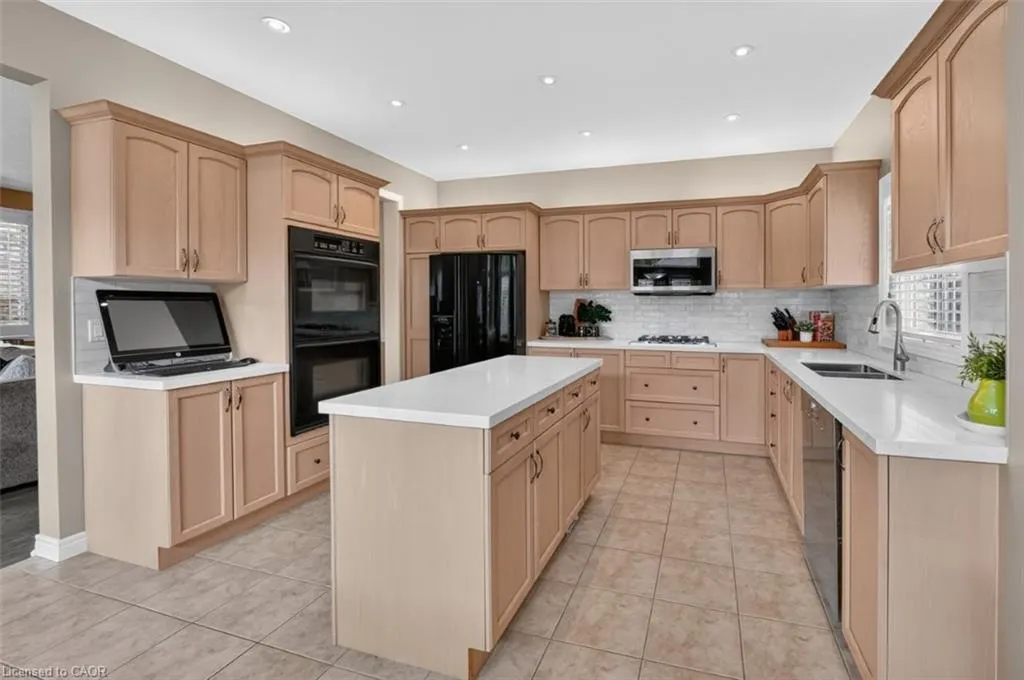 123 Moorland Crescent