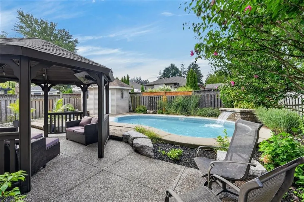 123 Moorland Crescent