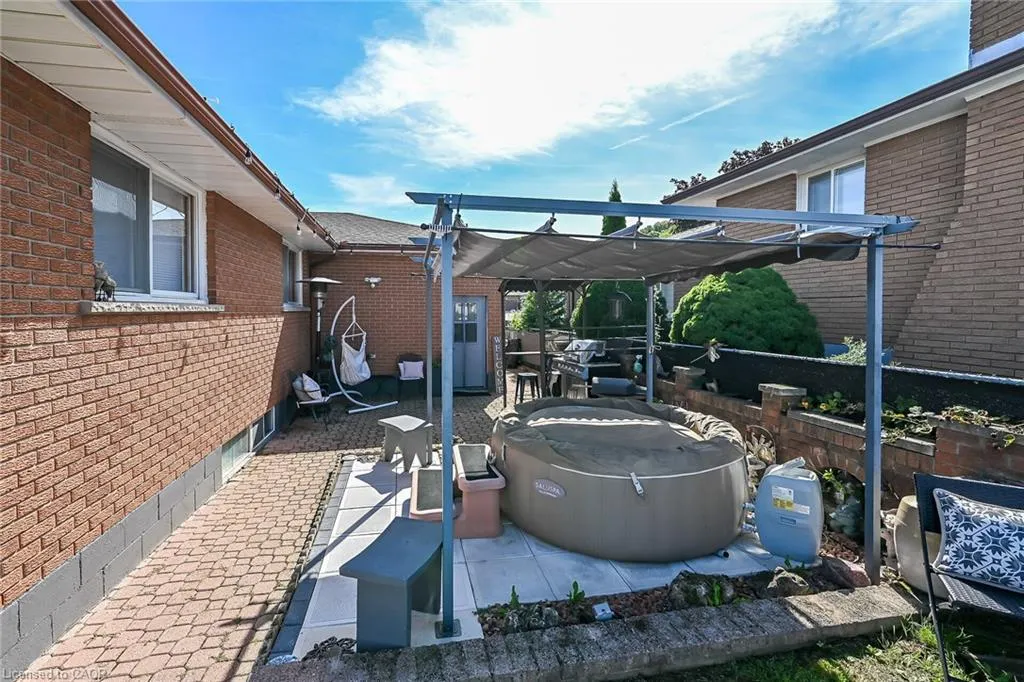7 Glen Allen Drive
