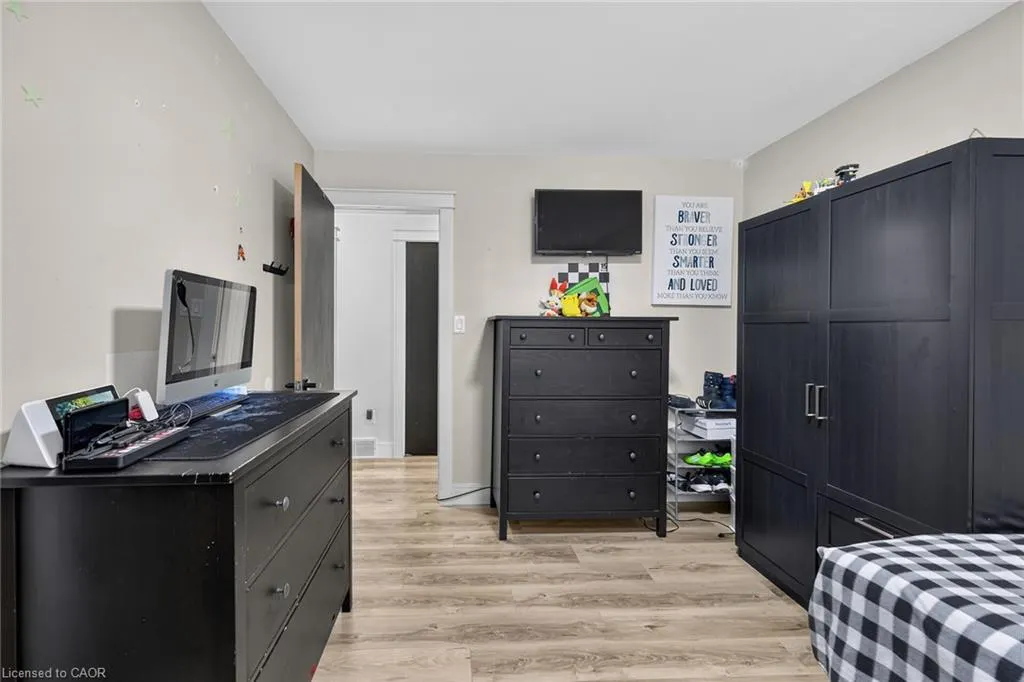 7 Glen Allen Drive