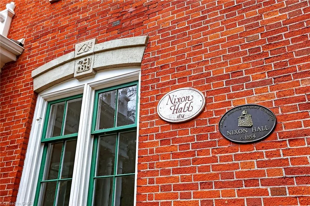 262 Main Street W