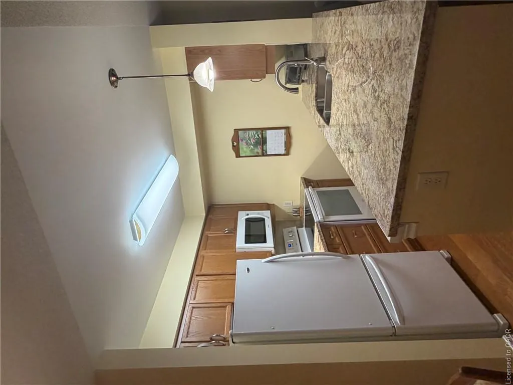275 Main Street E #001