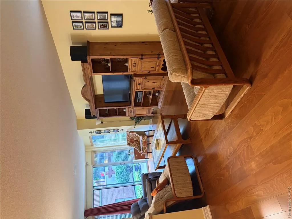 275 Main Street E #001