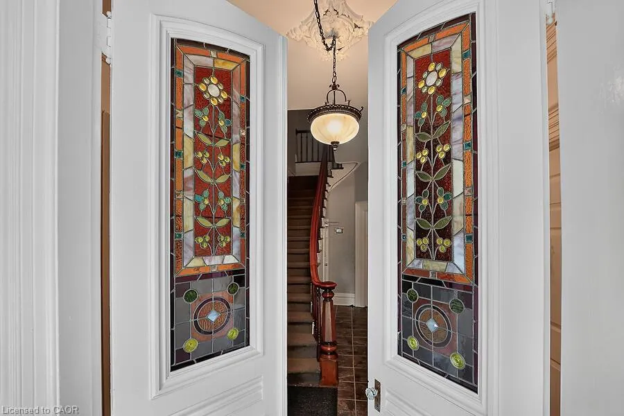 91 Main Street E