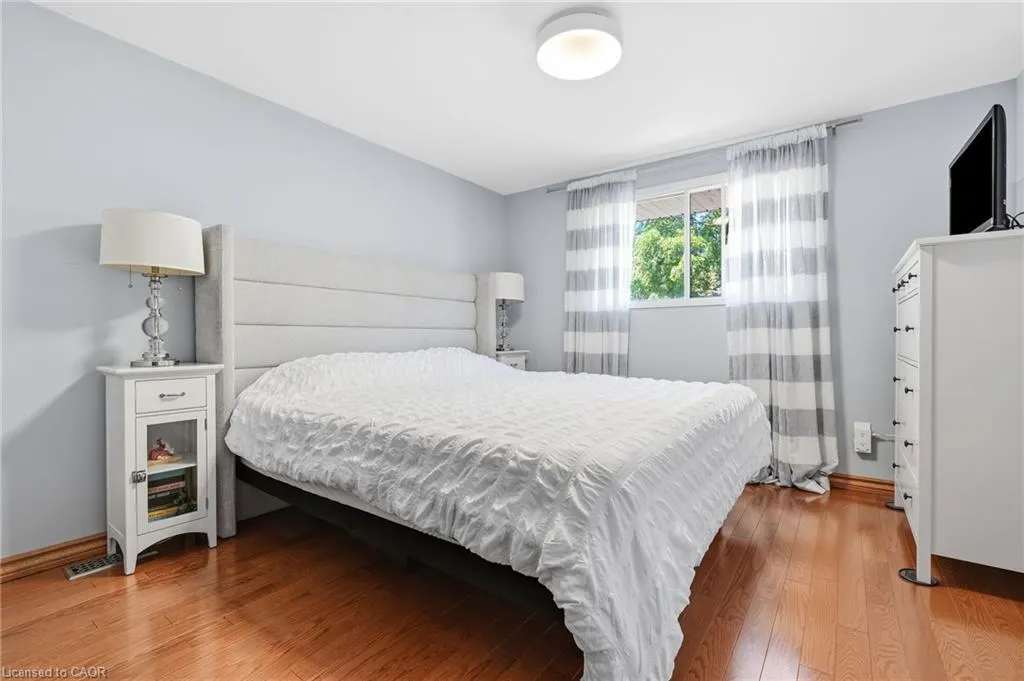 3 Glengrove Avenue