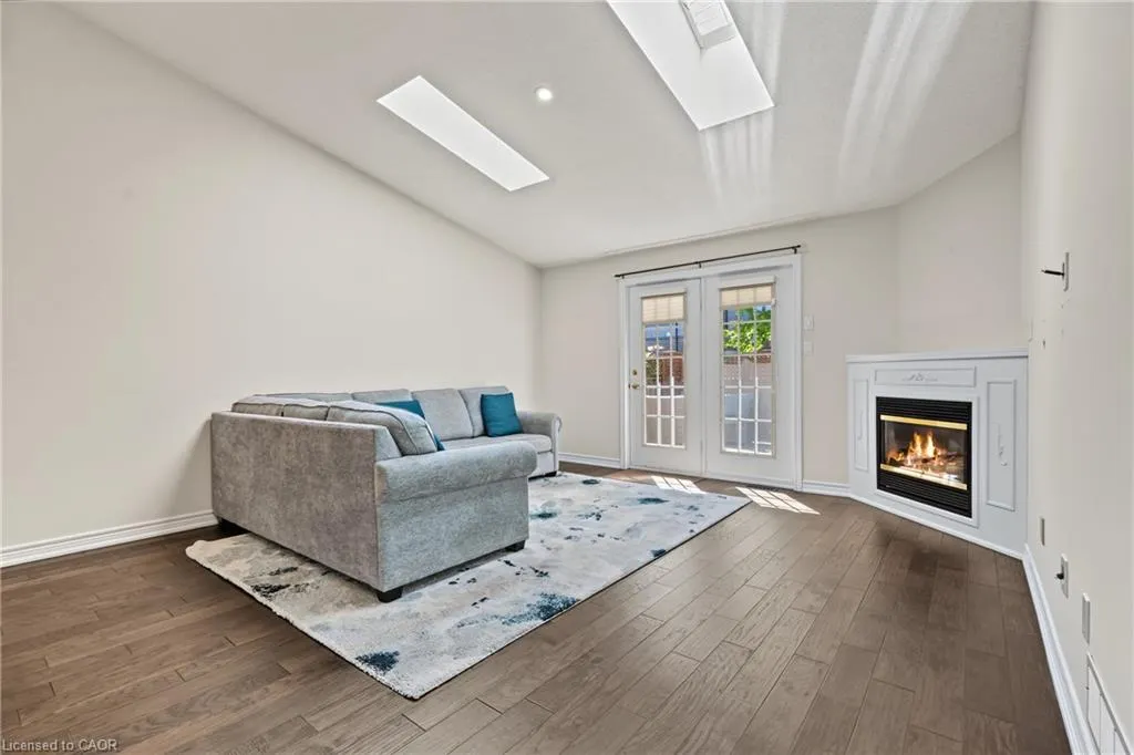 173 Wilson Street W #4