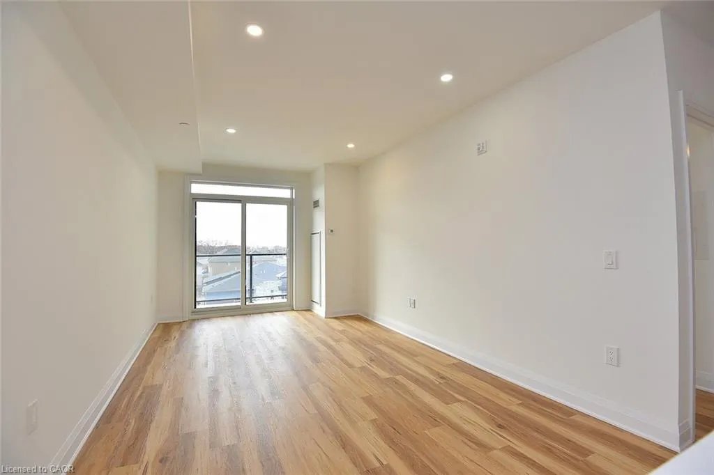 1936 Rymal Road E #422