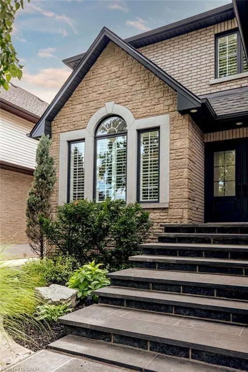 55 Chianti Crescent