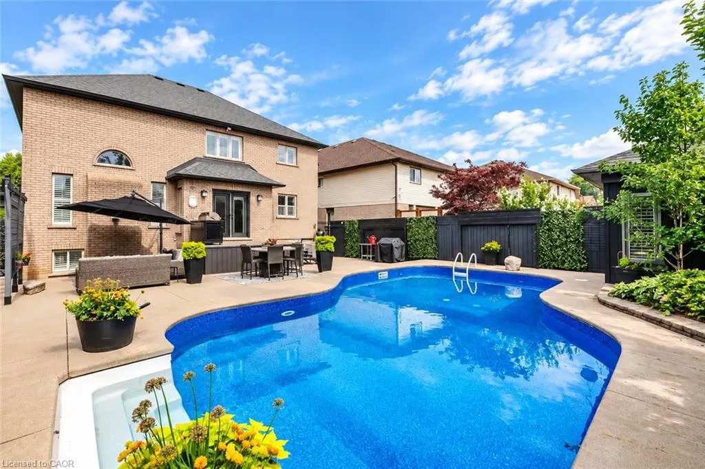 55 Chianti Crescent
