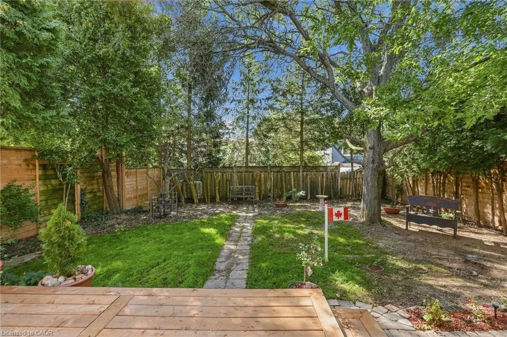 471 Knightsbridge Crescent