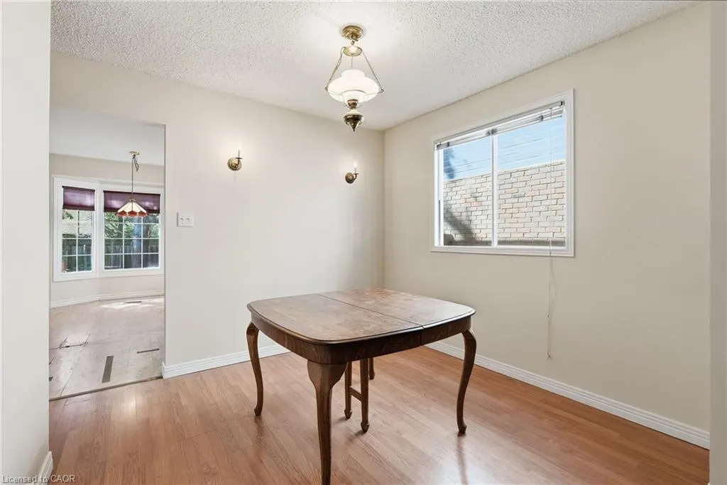471 Knightsbridge Crescent