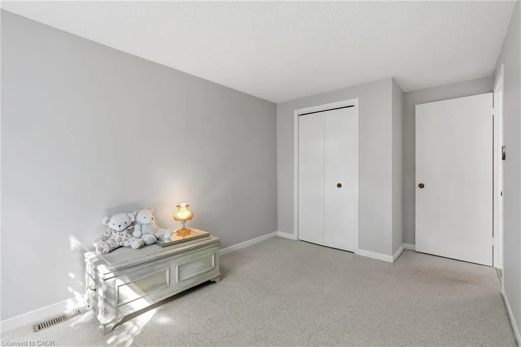 471 Knightsbridge Crescent