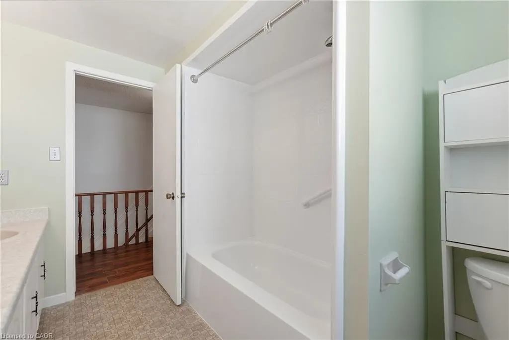 471 Knightsbridge Crescent