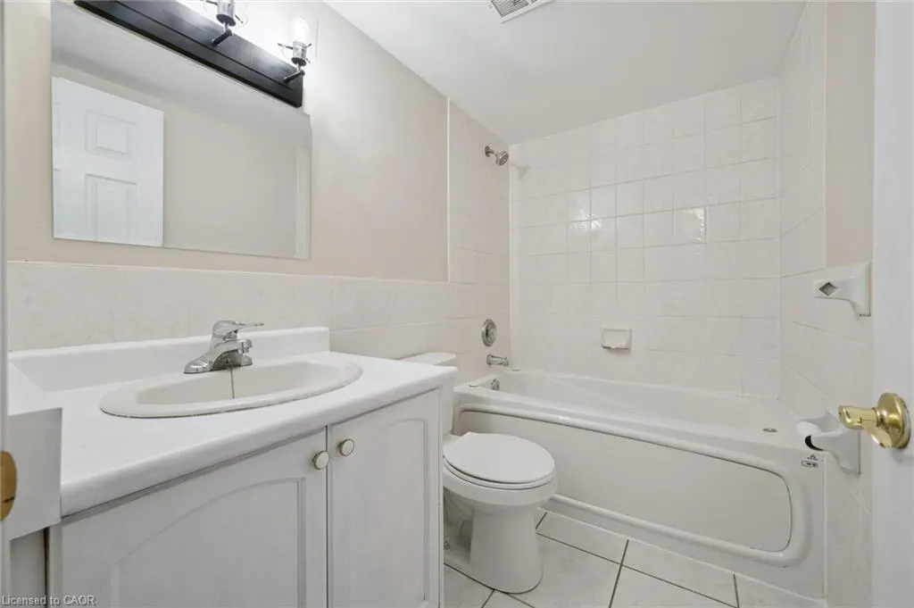 2411 New Street #405