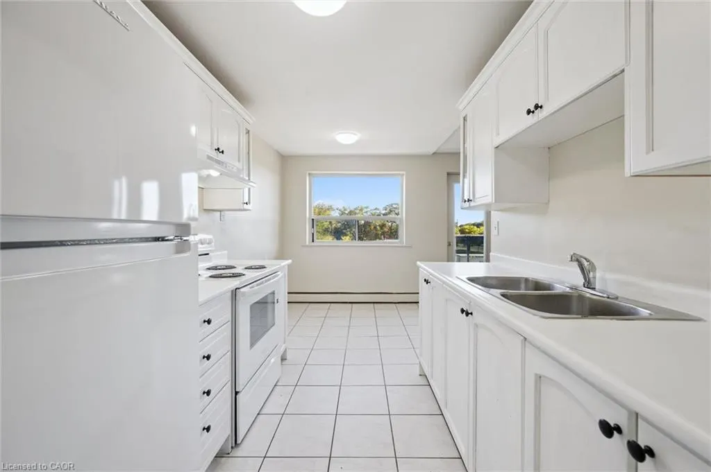 2411 New Street #405