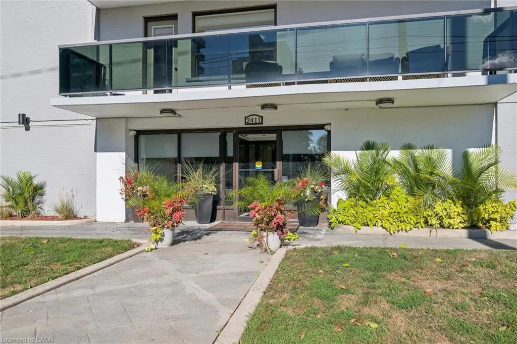 2411 New Street #405