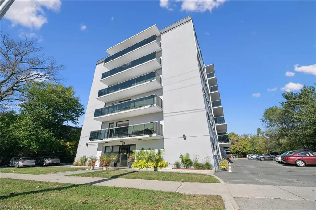 2411 New Street #405