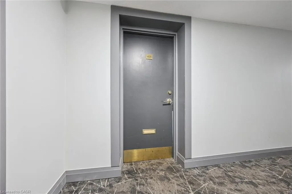 2411 New Street #405