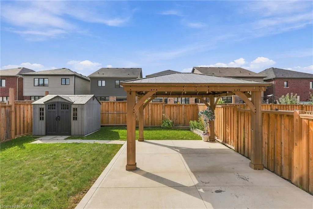 35 Royal Coachman Way